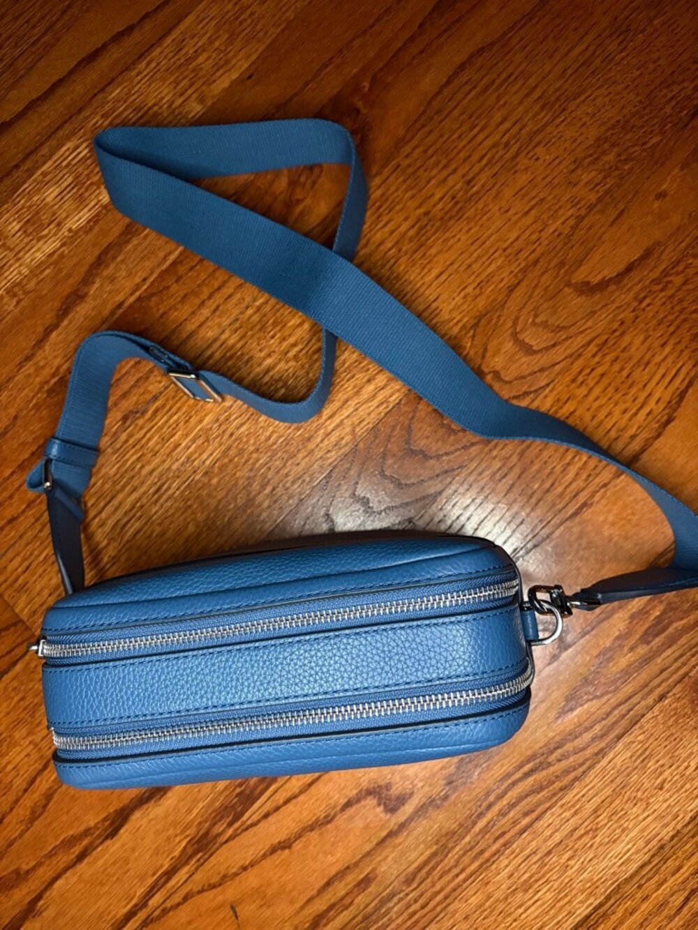 MICHAEL KORS Bryant Medium Pebbled Leather Camera Crossbody Bag - Picture 4 of 5